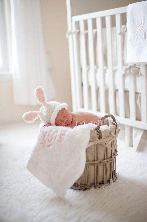 I really want to do this with my son!! He'll be born around Easter and this would be a really cute newb… | Newborn pictures, Baby pictures, Newborn baby photography Baby Born Pictures, Somebunny Loves You, Easter Photography, Easter Pictures, Easter Photos, Newborn Shoot, Baby Easter, Newborn Baby Photography