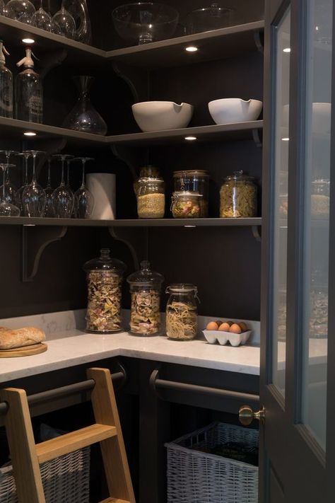 Classic Farmhouse Kitchen, Humphrey Munson, House Pantry, Pantry Inspiration, Pantry Room, Kitchen Confidential, Pantry Remodel, Farmhouse Kitchen Island, Kitchen Pantry Design