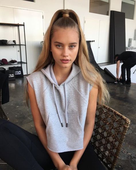 Chase Carter, High Updo, Hairstyles List, High Ponytail Hairstyles, Glam Hair, Hot Hair Styles, High Ponytails, Perfect Curls, Popular Wedding