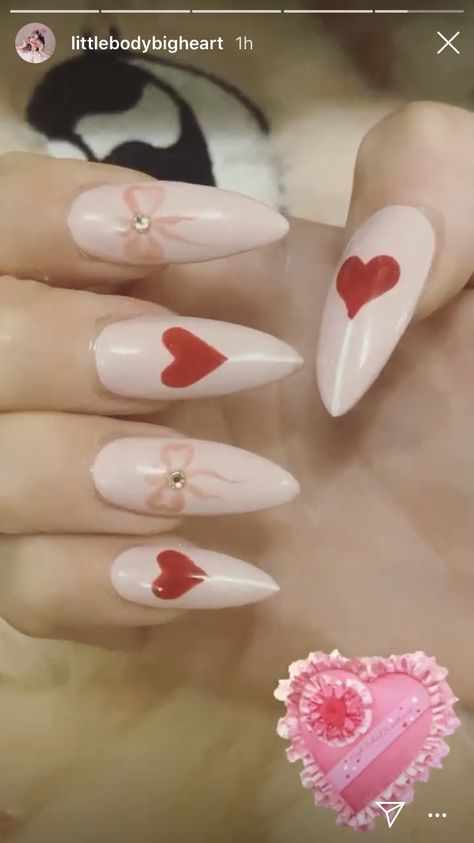 Melanie Martinez Nails, Baby Nail Art, Concert Nails, Pink Tip Nails, Trilogy Tour, Acrylic Ideas, Instruções Origami, Baby Nails, Simple Gel Nails