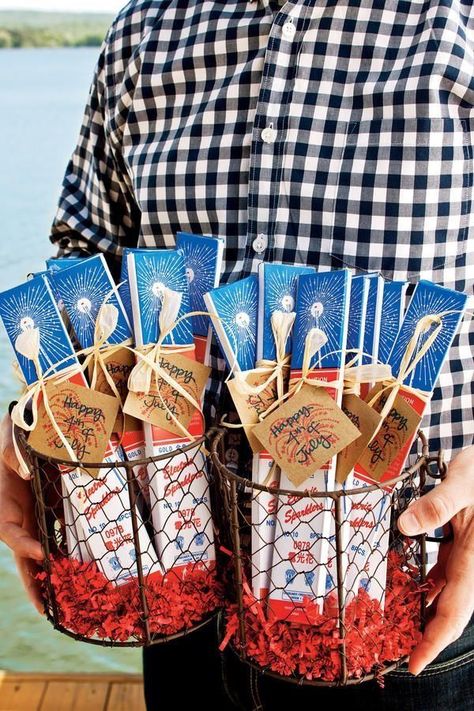 4th of July favor ideas for Open House, pop bys or events Pop Bys Real Estate, Festive Table Setting, Marketing Gift, Fourth Of July Food, Fourth Of July Decor, Patriotic Party, 4th Of July Celebration, 4th Of July Decorations, Patriotic Holidays