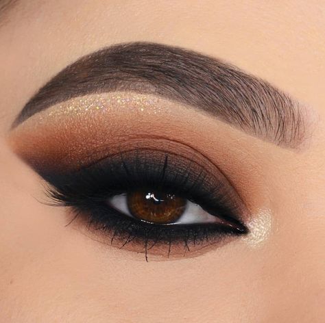 Machiaj Smokey Eyes, Makeup Korea, Mascara Products, Party Make-up, Smoky Eyes, Eye Makeup Steps, Eye Makeup Designs, Makijaż Smokey Eye, Gold Makeup