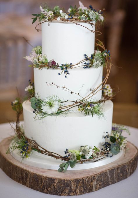 Wedding Cake With Greenery, Cake With Greenery, Vintage Pasta, Wedding Cake Options, Black Wedding Cakes, Fresh Flower Cake, Floral Wedding Cakes, Wedding Treats, Buttercream Wedding Cake