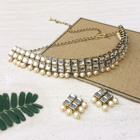 Handmade Choker Necklace Indian, Kundan Handmade Jewellery, Small Choker Necklace Indian, Pearl Sets Jewellery Indian, Diy Kundan Jewellery, Jewelry Accessories Aesthetic, Fancy Choker, Korean Jewellery, Necklaces 2023