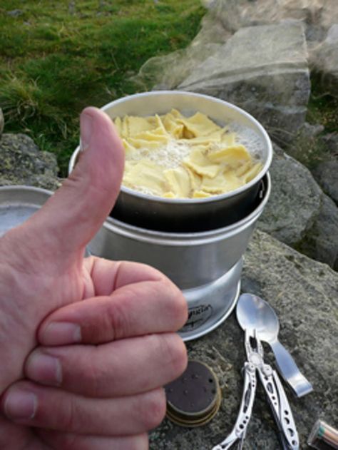 Trail Chef: 8 Dirtbag Dinners | Backpacker Cheap Camping, Camping Cornwall, Trail Food, Hiking Food, Easy Camping Meals, Backpacking Food, Campfire Cooking, Camping Recipes, Easy Camping