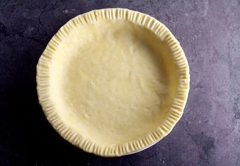 15 Pretty Ways to Finish Pie Crust Edges Pretty Pie Crust, No Fail Pie Crust, Creative Pies, Perfect Pie Crust Recipe, Pie Crust Uses, Pie Crust Edges, Coconut Cream Pie Recipes, Perfect Pie Crust, Pie Tops