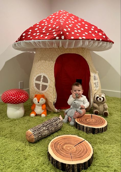 Fantasy Woodland Nursery, Woodland Playhouse, Fairy Themed Playroom, Forest Themed Kids Bedroom, Mushroom Garden Nursery, Storybook Forest Nursery, Mushroom Playroom, Forest Theme Kids Room, Forest Themed Baby Nursery