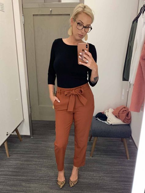 2019 ANNIVERSARY SALE #DRESSINGROOMSELFIES: SCOTTI'S PICKS | The Anniversary Sale (aka X-Mas in July) brought us fav new jeans (AG, anyone?) cool orange pants, animal print & sweaters. Our Early Access haul — inside. | #TheMomEditStyle #NordstromAnniversarySale #Nordstrom #AnniversarySale #GoodAmericanFlareJeans #AGExBoyfriendJeans #FRAMECigaretteJean #NikeClassicCortez #MotoJackets #FauxLeatherJackets #WideLegCroppedPants #AnimalPrint #LeopardMidiSkirt #FreePeopleSweater #FuzzyJackets #BlankNYC Summer Work Outfits Curvy, Spring Outfit Women, Roshe Run, Summer Work Outfits, Stylish Work Outfits, Nordstrom Anniversary Sale, Brown Pants, Winter Outfits For Work, Business Outfit