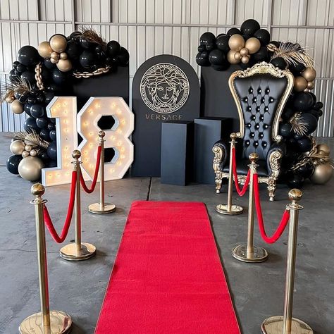 Mafia Theme Party, Hollywood Decorations, Hollywood Theme Party Decorations, 18th Party Ideas, Grad Party Theme, Hollywood Birthday Parties, 52nd Birthday, Hollywood Birthday, 18th Birthday Party Themes