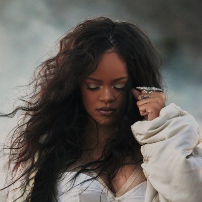 Rihanna Tour, Black Pantera, Rihanna Kanye West, Rihanna Music, Rihanna Song, Rock Women, Music Essentials, Hip Hop Playlist, Divas Pop