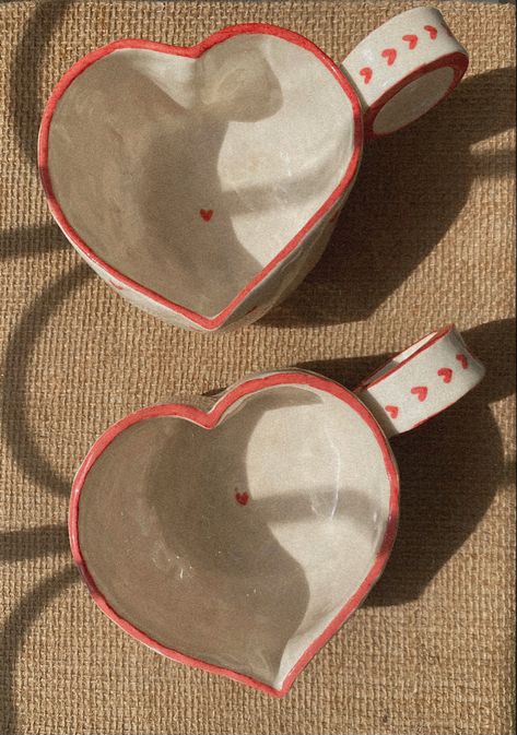 Valentine Pottery, Love Pottery, Pottery Painting Designs, Pottery Crafts, Painting Designs, Insta Stories, Pottery Ideas, Pottery Painting, Paint Designs