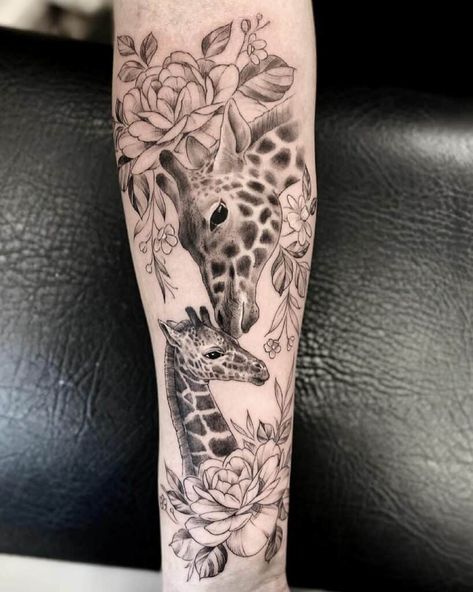 Animal Thigh Tattoo, Giraffe Tattoo, Baby Tattoo Designs, Animal Sleeve Tattoo, Girl Arm Tattoos, Floral Tattoo Sleeve, Leg Tattoos Women, Leg Sleeve Tattoo, Arm Sleeve Tattoos