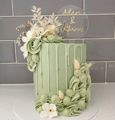 Sage Green Birthday Cakes For Women, Sage Green Cake Design, White Cake With Green Leaves, Mint Cake Decoration, Boho 18th Birthday Cake, Sage Green Drip Cake, Sage Green Cakes Birthday, Sweet 16 Cakes Sage Green, Botanical Birthday Cake