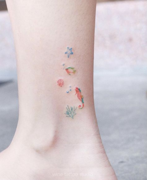 Tattoos Fish, Colorful Tattoo, Small Pretty Tattoos, Cute Little Tattoos, Cute Tiny Tattoos, Tatuaje A Color, Discreet Tattoos, Dainty Tattoos, Subtle Tattoos