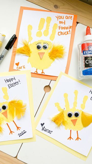 Kids Craft and Learning Page on Instagram: "Chick Handprint Card 🐣 follow @abcdeelearning for more kids ideas" Easter Handprint Crafts, Kids Easter Cards, Påskeaktiviteter For Barn, Easter Chick Craft, Easter Crafts Preschool, Easter Crafts For Toddlers, Easter Arts And Crafts, Fun Easter Crafts, Toddler Arts And Crafts