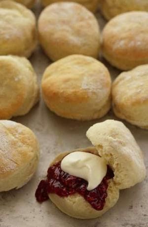 I got this recipe from Chef Darren McGrady, Princess Diana's former personal chef. Scones are so easy and great for breakfast with butter,... Baking Scones, British Recipes, Tea Time Food, Cream Scones, Tea Party Food, Sweet Breads, Crumpets, Scone Recipe, Tea Parties