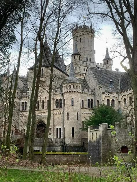 German Mansion, French Castle Aesthetic, Castle Style Homes, Castle Outside, Castle Life, Medieval Palace, Fantasy Story Inspiration, Small Castle, Victorian Castle