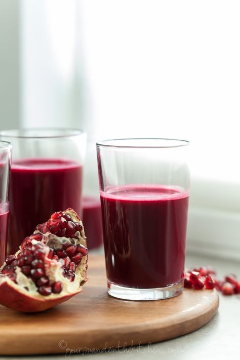 This red juice is a sweet-tart combination of pomegranate, beet, red cabbage and ginger that will invigorate your taste buds. Red Cabbage Juice, Red Juice Recipe, Red Juice, Cabbage Juice, Beet Juice, Pomegranate Juice, Healthy Smoothie, Red Cabbage, Sweet Tarts