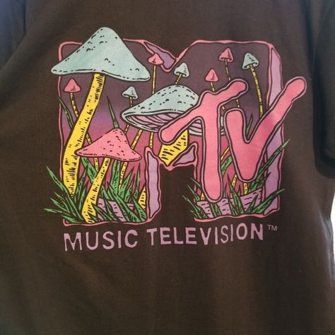 MTV Graphic T Shirt Psychedelic Mushroom Screenprint Large Double Sided 2024 70s Style, Mtv, Large Size, Screen Printing, Graphic T Shirt, Dark Blue, Double Sided, Graphic Tshirt, Stuffed Mushrooms