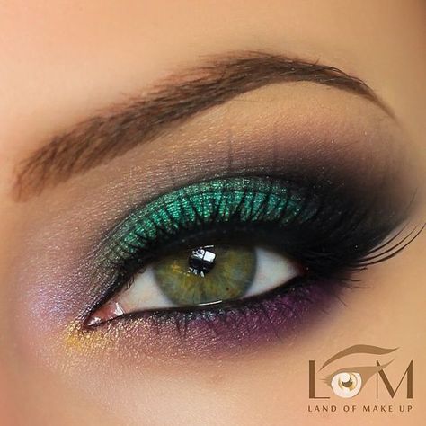 #EyeMakeup #EyeMakeupRemover #EyeMakeupLooks #EyeMakeupTutorial #EyeMakeupForHoodedEyes #EyeMakeupForOlderWomen #EyeMakeupBrushes #EyeMakeupIdeas #EyeMakeupForBlueEyes #EyeMakeupRemoverPads #EyeMakeupAfterCataractSurgery #EyeMakeupApplicators #EyeMakeupAfterLasik #EyeMakeupAllergy #EyeMakeupAppointment #EyeMakeupAfter50 #EyeMakeupArt #EyeMakeupAsian #EyeMakeupAlmondEyes #EyeMakeupAllergicReaction Peacock Eyeshadow, St Patricks Day Makeup, Colorful Eye Makeup Tutorial, Saint Patricks Day Makeup, Makeup Ulzzang, Dramatic Eye Makeup, Eye Makeup Pictures, Green Makeup, Makijaż Smokey Eye