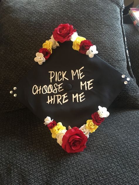 Greys Anatomy Grad Cap, Greys Anatomy Graduation Cap, Surgical Tech Graduation Cap, Anatomy Teacher, Grad Cap Ideas, Teacher Graduation Cap, Funny Graduation Caps, Graduation Cap Ideas, College Grad Cap Ideas