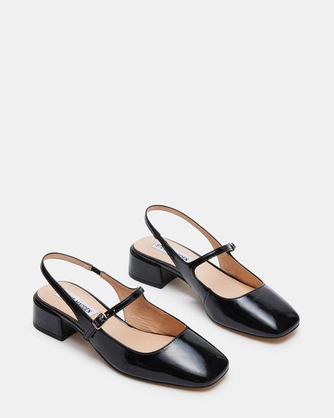 Comfortable Office Shoes, Clothing Aesthetics, Steve Madden Store, Dressy Shoes, Apparel Merchandising, Office Shoes, Leather Socks, All About Shoes, Swag Shoes