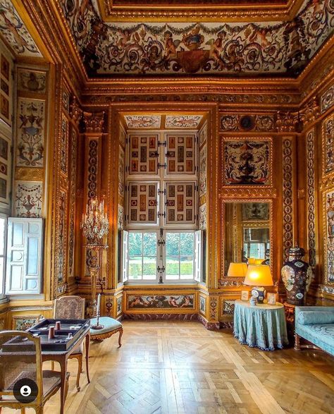 European Palace, Vaux Le Vicomte, French Villa, Retro Interior, Retro Kitchen, Valance Curtains, Nook, Tumblr Blog, Palace