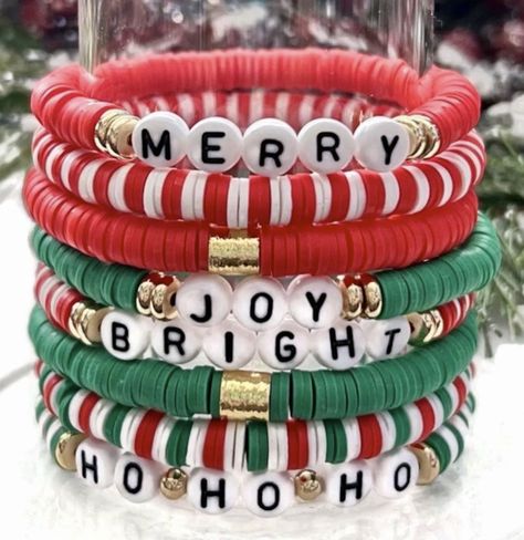 Clay Bead Bracelet Ideas You'll Wanna Make NOW! - A Country Girl's Life Burr Basket, Make Clay Beads, Christmas Jewelry Diy, Clay Bead Necklace, Heishi Bracelet, Beaded Braclets, Preppy Bracelets, Holiday Bracelets, Homemade Bracelets