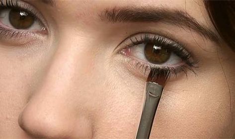 Define Your Lower Lash Line Tightline Eyes, Best Eyeliner For Tightlining, Tightlining Eyes, Eyeliner Techniques, Eyeliner Hacks, Eyes Eyeliner, Eyeliner For Beginners, Wedding Makeup Tips, Perfect Eyeliner