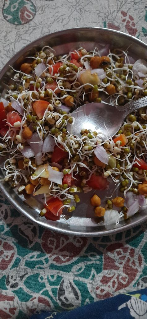 Salad Snap, Food Snap, Healthy Salad, Cooking Recipes Desserts, Healthy Salads, Indian Food Recipes, Sprouts, Keto Recipes, Vegan Recipes