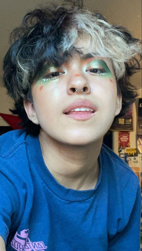 #makeup #editorialmakeup #nonbinary #genderqueer #creative #colorful #boy Nonbinary Faceclaims, Enby Makeup, Gender Neutral Makeup, Trans Masc Makeup, Nonbinary Prom Outfit, Nonbinary Makeup, Nonbinary Art, Boy Makeup, Gender Euphoria