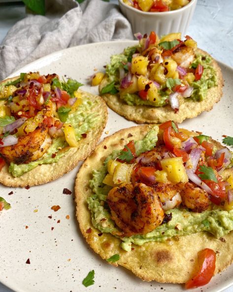 These healthy shrimp tostadas topped with an easy pineapple salsa make for a dinner that is full of flavor and one that everyone will love! Shrimp Tostadas, Cheese Burrito, Balanced Lunch, Pineapple Shrimp, Air Fryer Recipes Appetizers, Cooking Light Recipes, Pineapple Salsa, In The Summertime, Cooking Light