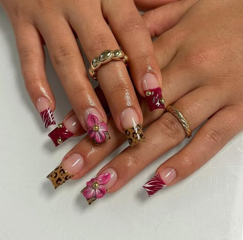 Acrylic Nails Cheetah, Black Nails Summer, Gold Pink Nails, Summer Nails Gold, Short Nails Green, Pink Nails Flower, Inspo Acrylic Nails, Nail Inspo Acrylic, Nails Cheetah