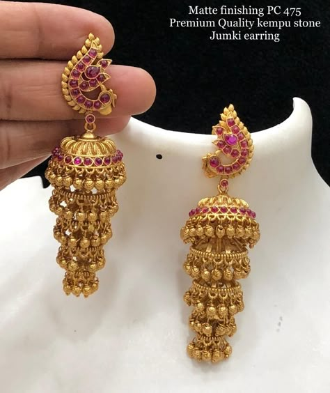 Gold Jewelry Prom, Temple Jewellery Earrings, Small Earrings Gold, Articulated Fish, Gold Jhumka, Delicate Gold Jewelry, Gold Jhumka Earrings, Gold Jewels Design, Gold Bridal Necklace