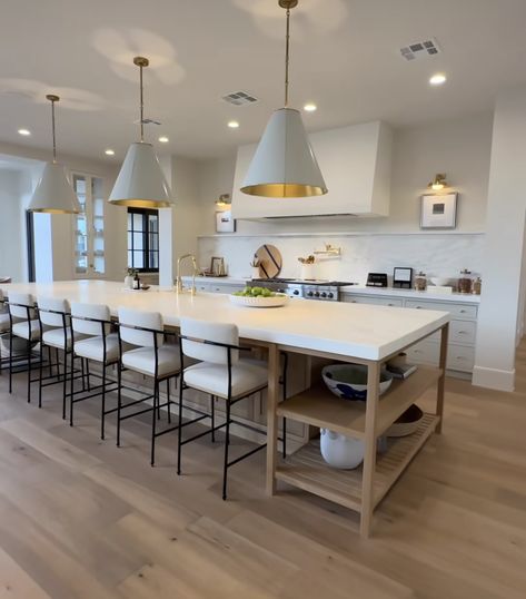 Kitchen Island With Pole In Middle, 12 Foot Kitchen Island, Extra Long Kitchen Island, Oversized Island Kitchen, Large Kitchen Island With Seating, Dubai Kitchen, Long Kitchen Island, Oak Kitchens, Kitchen With Long Island