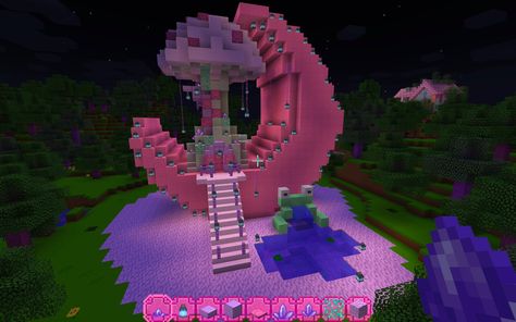 Lesbian Minecraft House, Monster High Minecraft Builds, Pink Nether Portal Minecraft, Pink And Purple Minecraft House, Unicorn Minecraft Build, Nether Portal Design Amethyst, Minecraft Cute Portal, Minecraft Moon House, Sanrio Minecraft Builds