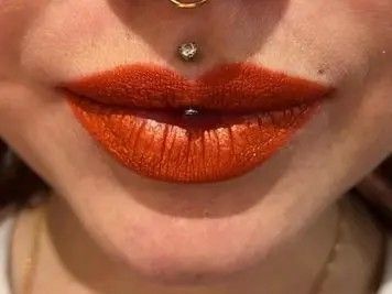 Vertical Philtrum Piercing, Vertical Philtrum, Jestrum Piercing, Upper Lip Piercing, Philtrum Piercing, Pain Scale, Medusa Piercing, Piercing Aftercare, Facial Piercings