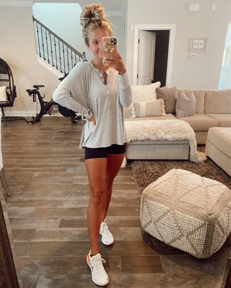 Vsco Clothes, Postpartum Fashion, Summer Lounge, Post Partum Outfits, Aerie Real, Comfy Outfit, Lazy Day Outfits, Instagram Outfits, Athleisure Outfits