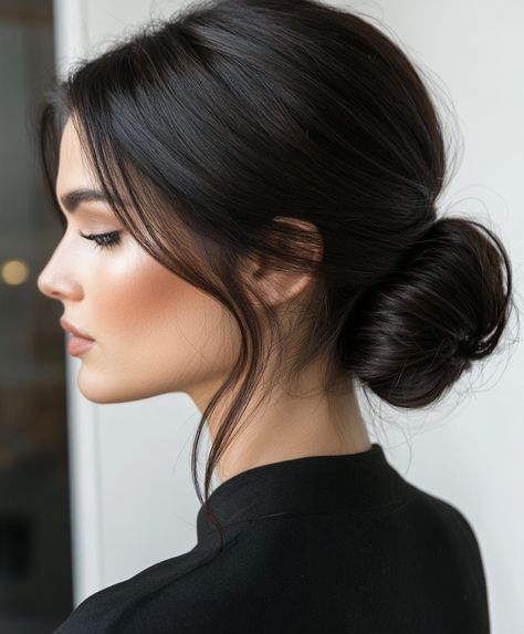 modern day iciness Hairstyles for sleek Low Bun Sleek Low Bun, Winter Hair Trends, Elegant Updos, Low Bun, New Hairstyles, Trendy Winter, Low Ponytail, Elegant Updo, Loose Curls