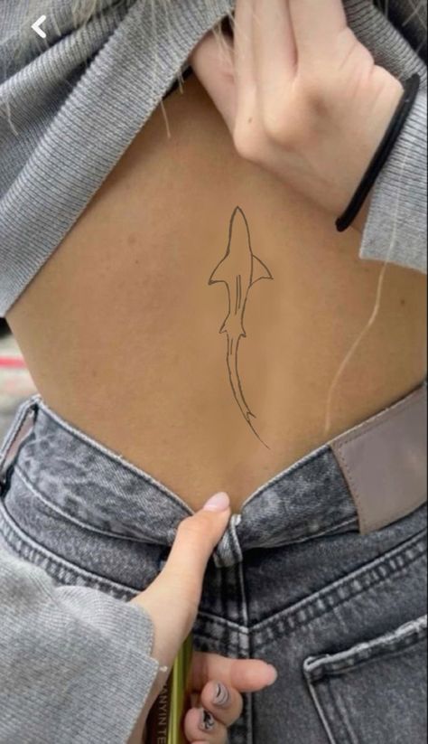 Back Shark Tattoo Women, Shark Tattoo On Side, Back Tattoo Women Ocean, Minimalistic Shark Tattoo, Shark Tattoo Spine, Shark Simple Tattoo, Shark Spine Tattoos For Women, Fineline Shark Tattoo, Shark Tattoo Aesthetic