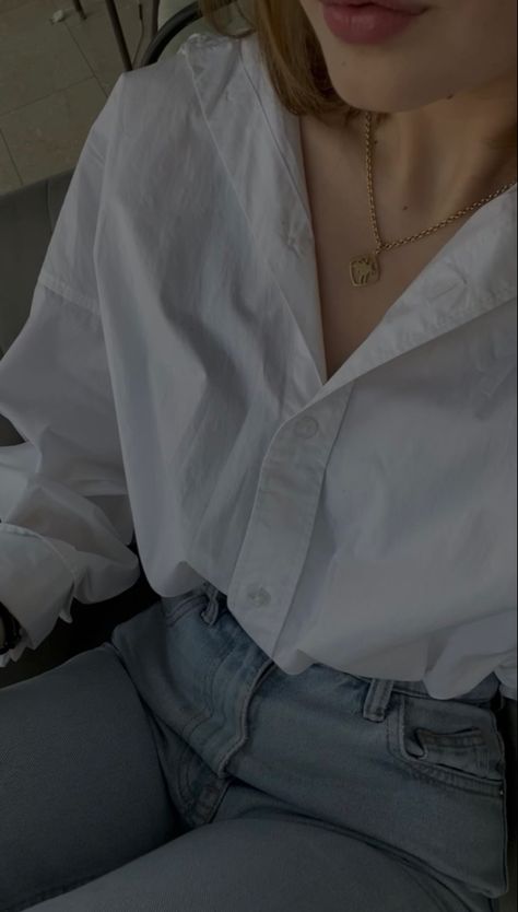 Poses In White Shirt, Black Shirt Photoshoot Women, White Shirt Poses For Women, White Shirt Photoshoot Women Aesthetic, White Shirt Blue Jeans Outfit Women, Blue Jeans White Shirt Outfit, White Shirt Photoshoot Women, Dress Shirt With Jeans, White Shirt Aesthetic