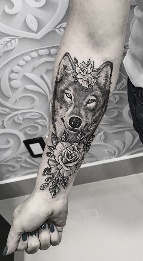 Female Forearm Tattoo, Kurt Tattoo, Wolf Tattoo Forearm, Wolf Tattoos For Women, Underboob Tattoo Designs, Tattoos Matching, Hearts Tattoo, Crazy Tattoos, Wolf Tattoo Sleeve