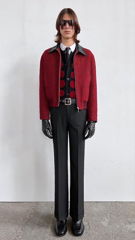 Ysl Fw22, Red White And Black Aesthetic, 70s Menswear, 70s Fashion Mens, 70s Fashion Men, Hippie Grunge, Chica Cool, 70s Inspired Fashion, Mens Outfit Inspiration