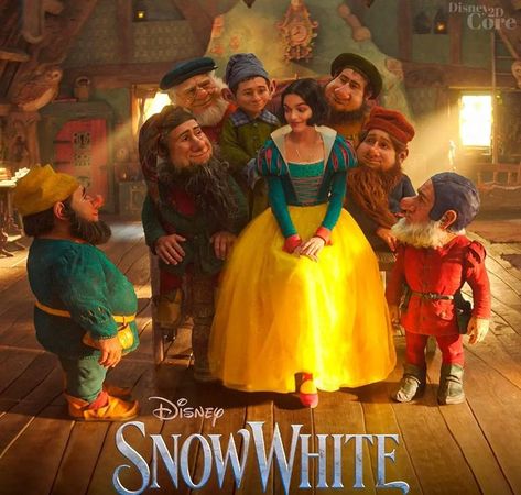 Omg 😱❣️🤩 hermosa | Instagram Snow White 2025, Andrew Burnap, Snow White Movie, Disney Reveal, Film Trailer, Film Netflix, Sette Nani, Disney Live, Greta Gerwig