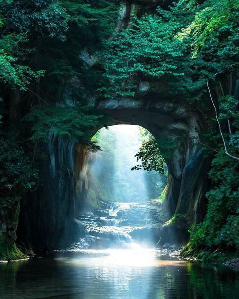 Nomizo Falls Japan Photography, Fantasy Places, Japan Photo, Chiba, Fantasy Art Landscapes, 판타지 아트, Magical Places, Nature Aesthetic, Pretty Places