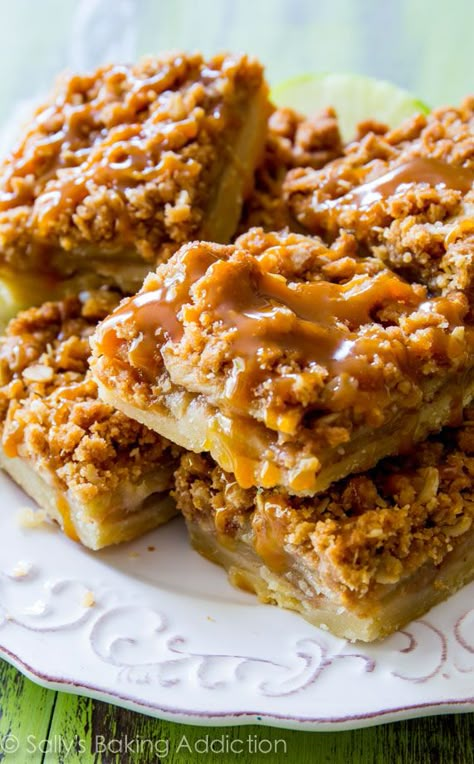 These Salted Caramel Apple Pie Bars are mind-blowing delicious! So much easier to make than an entire apple pie, too. Caramel Apple Pie Bars, Apple Pie Bars Recipe, Pie Bars Recipe, Salted Caramel Apple Pie, Pie Bar Recipes, Apple Pie Bars, Caramel Apple Pie, Pie Bars, Pie Bar