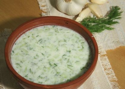 Albanian Cuisine, Cucumber Soup, Albanian Recipes, Garlic Soup, Summer Soup, Cold Soup, Bulgarian Recipes, Idee Pasto Sano, Traditional Food