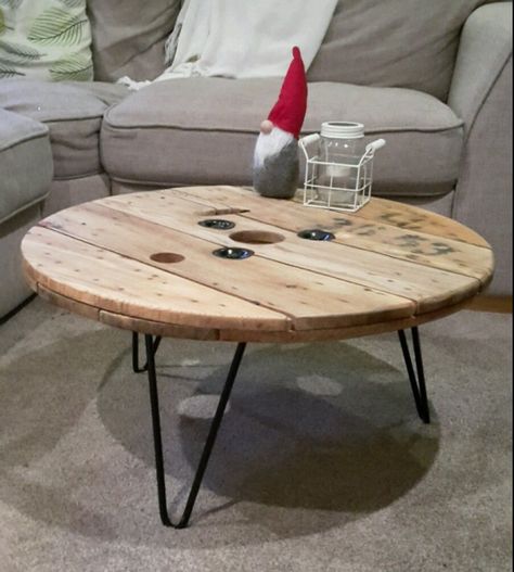 Upcycled cable reel - now coffee table with hairpin legs. More for sale available now and coming soon! Search for upcycled cable reel in Cheltenham on Gumtree for items Upcycle Table Legs Ideas, Cable Reel Table, Diy Table Legs, Cable Reels, Spool Crafts, Cable Reel, Pin Legs, Wooden Spools, Cabin Ideas