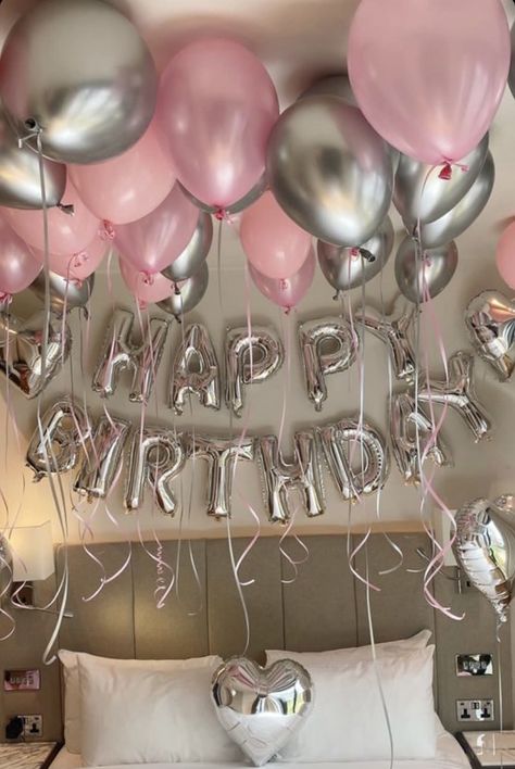 18th Birthday Party Themes, Bedroom Birthday, Sweet Sixteen Birthday Party Ideas, Thirteenth Birthday, Happy Birthday Decor, Birthday Room Decorations, Couple Room, Birthday Goals, Simple Birthday Decorations