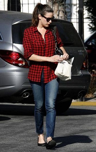 Liv Tyler Style, Checkered Polo, Checked Shirt Women, Casual Chic Outfits, Fashion Idol, Black Ballet, Liv Tyler, Star Shoes, Outfit Women